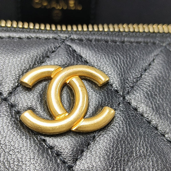 Quilted Lambskin Shoulder Bag Black