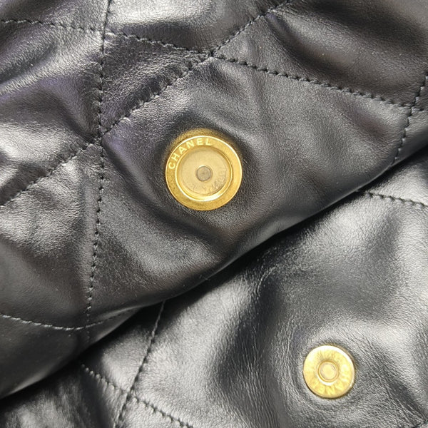 CHANEL 22 Small Quilted Calfskin Black