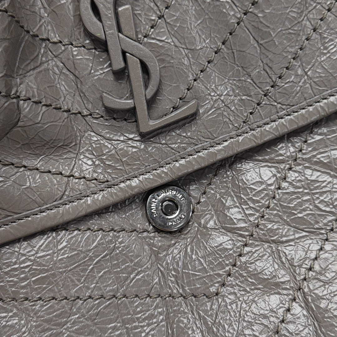 NIKI Medium Chevron Calfskin Gray