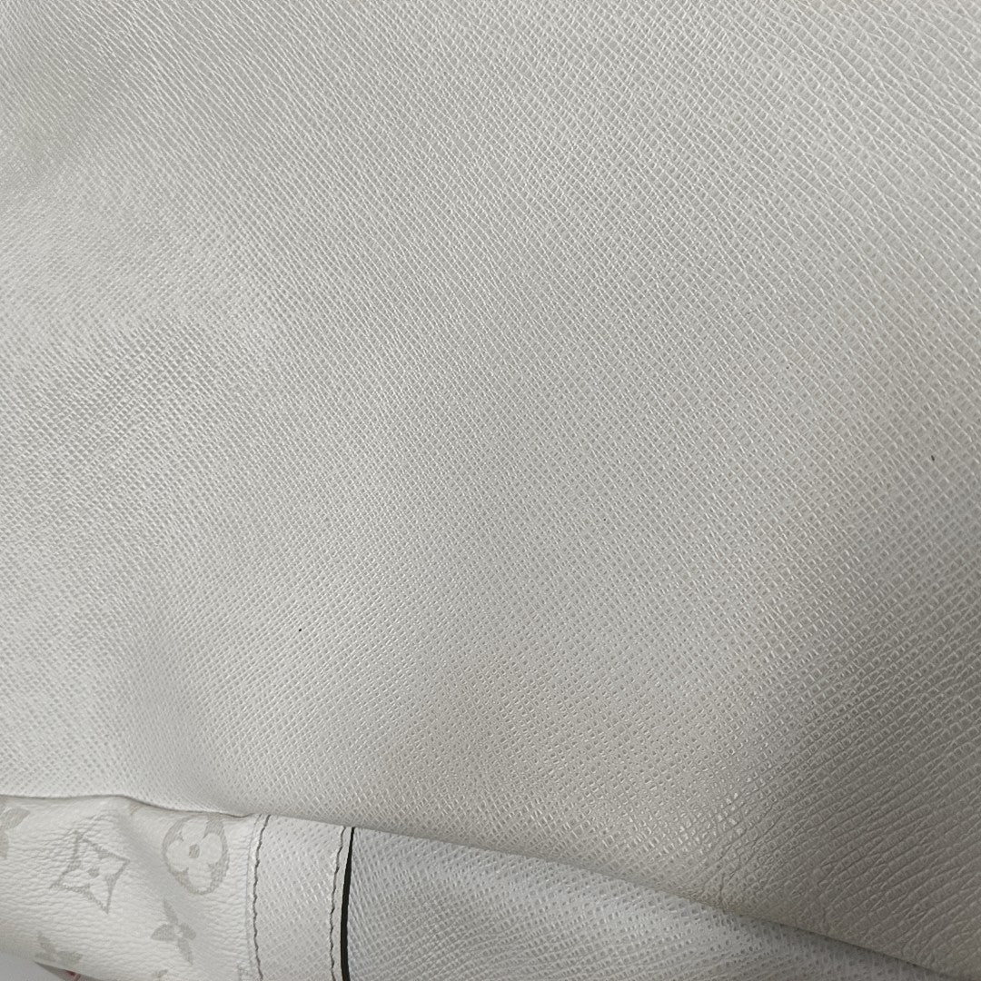 DISCOVERY PM Monogram Calfskin White