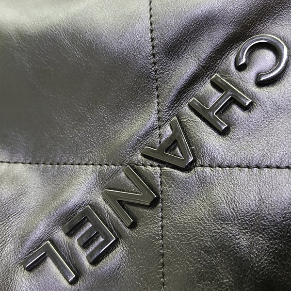 CHANEL 22 Small Quilted Calfskin Black
