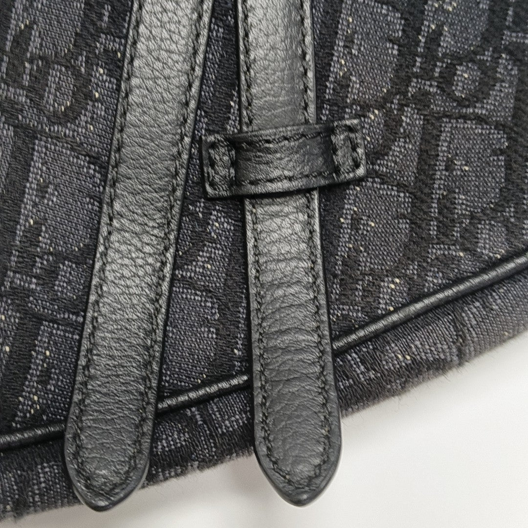 Saddle Medium Oblique Canvas Black