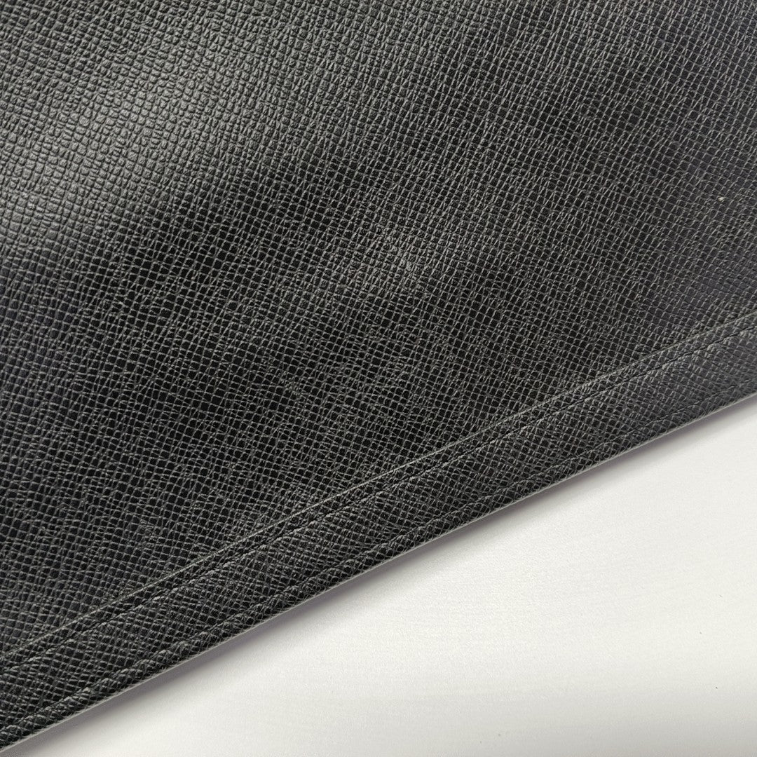 Pochette Voyag MM Calfskin Black
