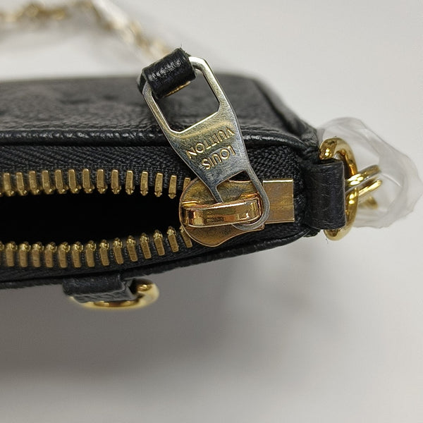 EASY POUCH ON STRAP Monogram Calfskin Black