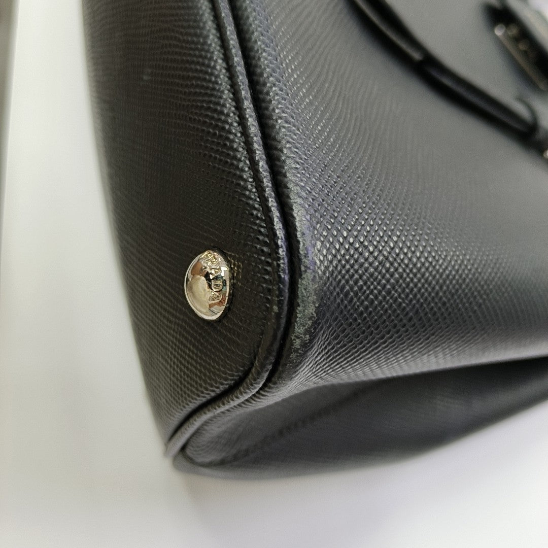Double Medium Calfskin Black