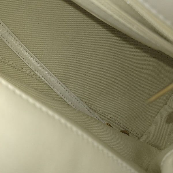 25P Quilted Lambskin White