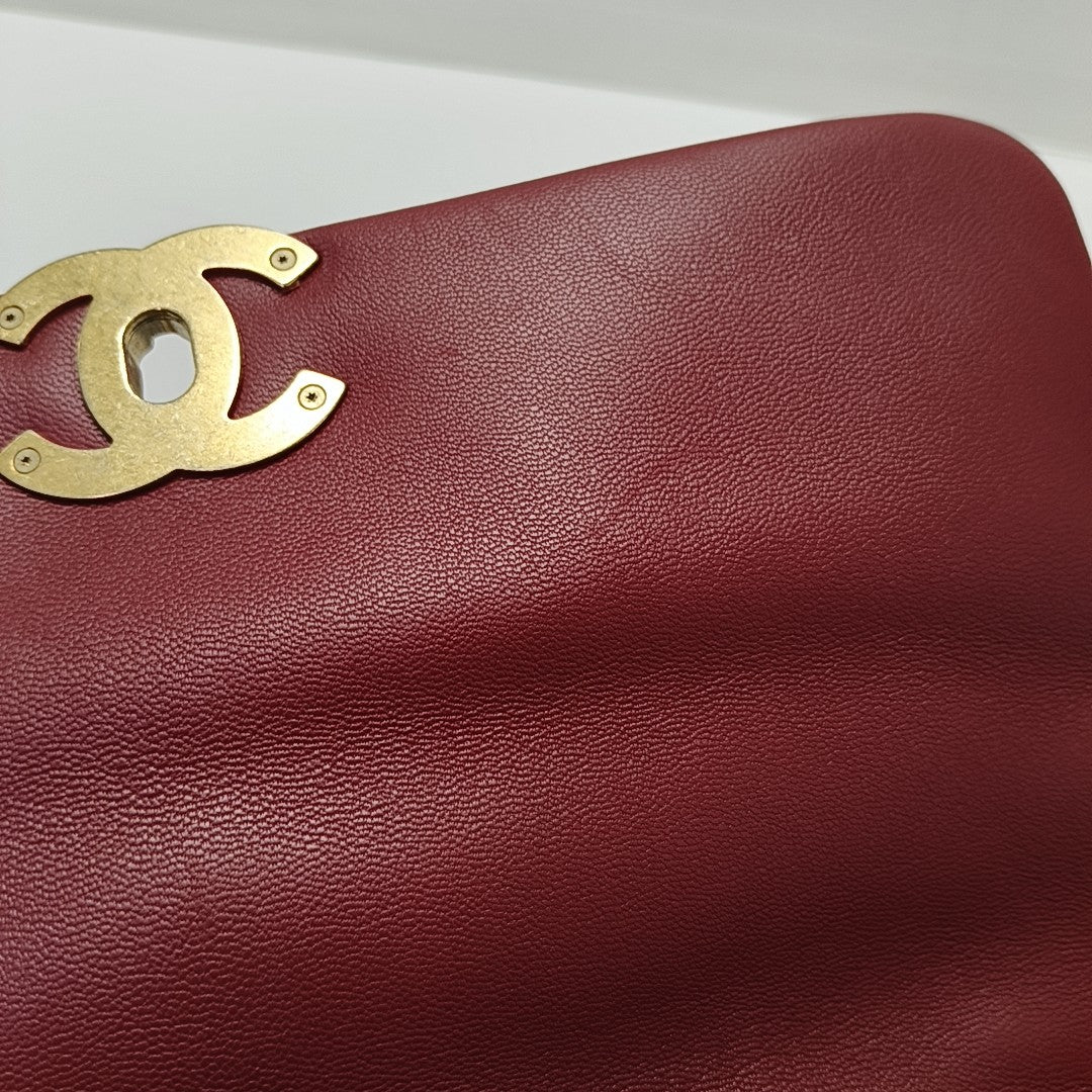CHANEL 19 Large Quilted Lambskin Red