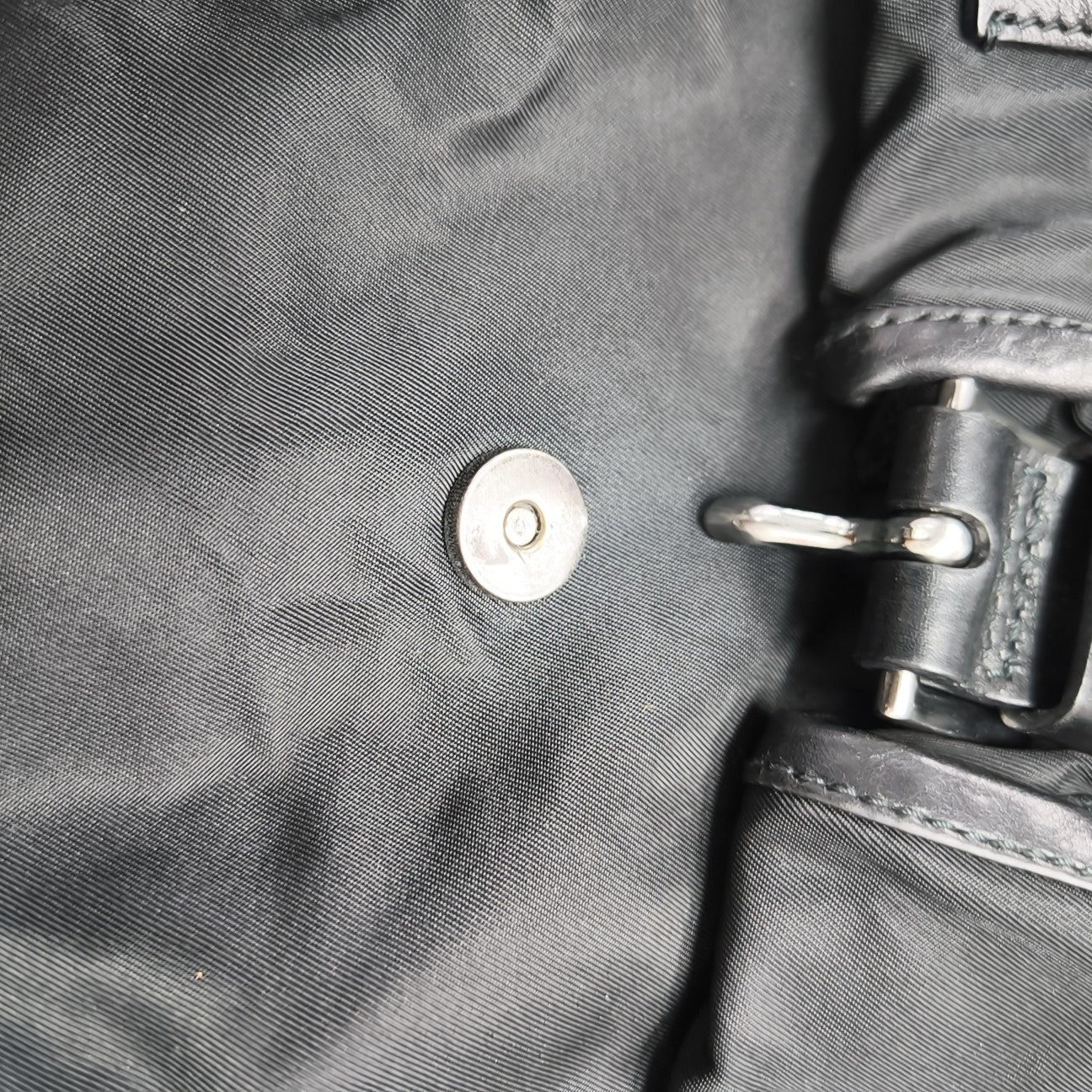 Vela Small Nylon Black