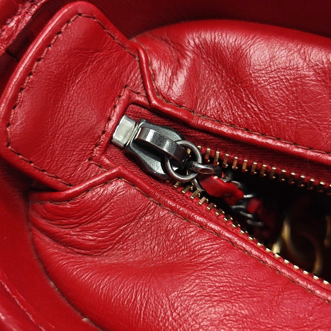Authenticated pre-owned  GABRIELLE Small Chevron, Quilted Calfskin Red - Shoulder Bag at Looply