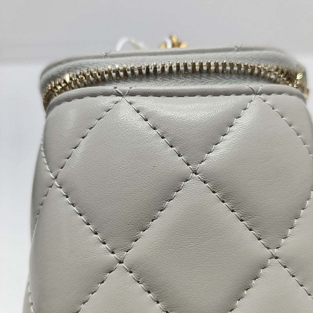 Authenticated pre-owned  VANITY CASE Small Quilted Lambskin Gray - Shoulder Bag at Looply