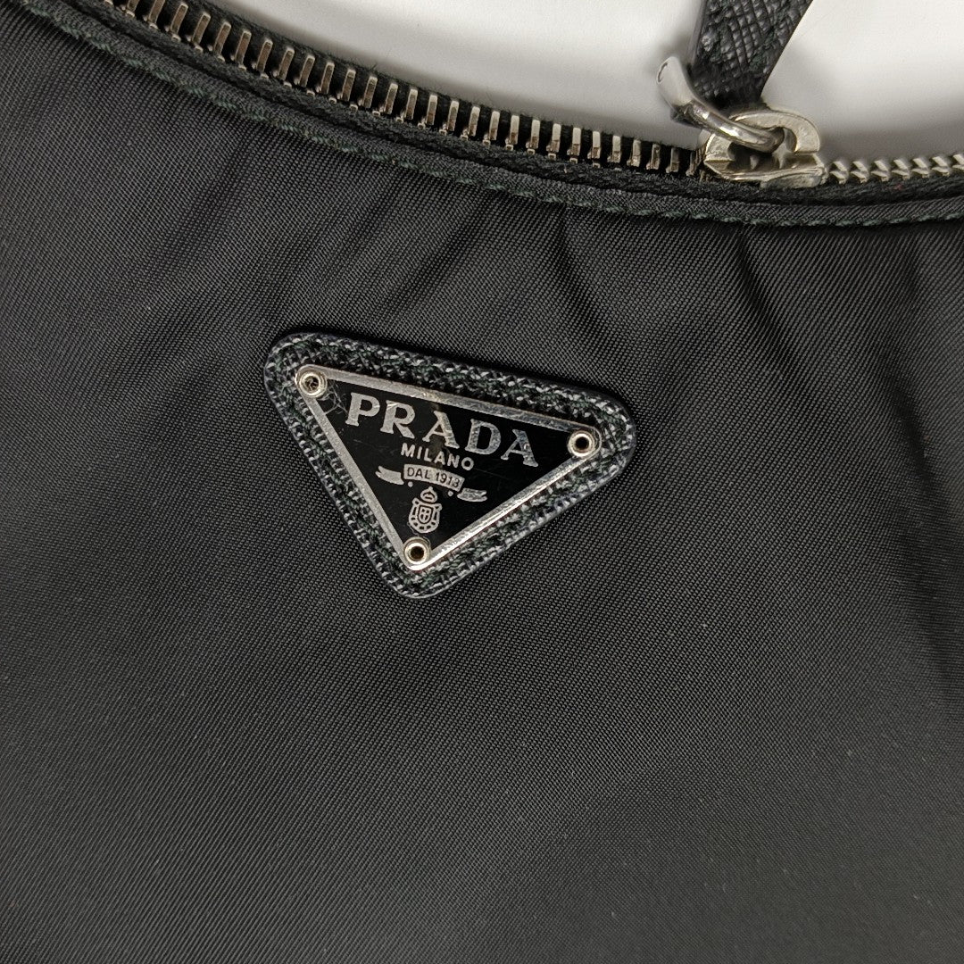 Authenticated pre-owned  Re-Edition2005 Nylon Black - Shoulder Bag at Looply
