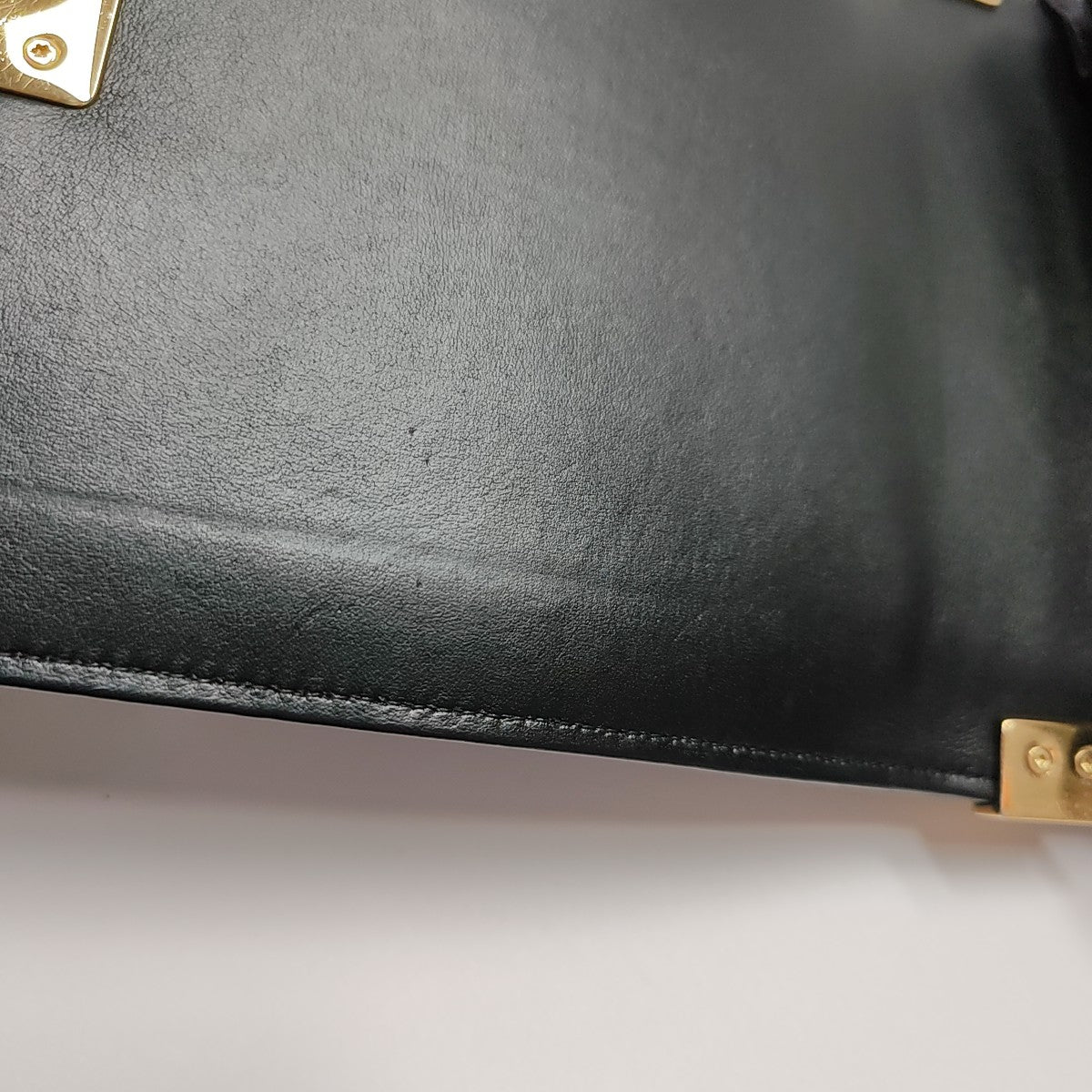 Authenticated pre-owned  BOY CHANEL Chevron Calfskin Black - Crossbody Bag at Looply