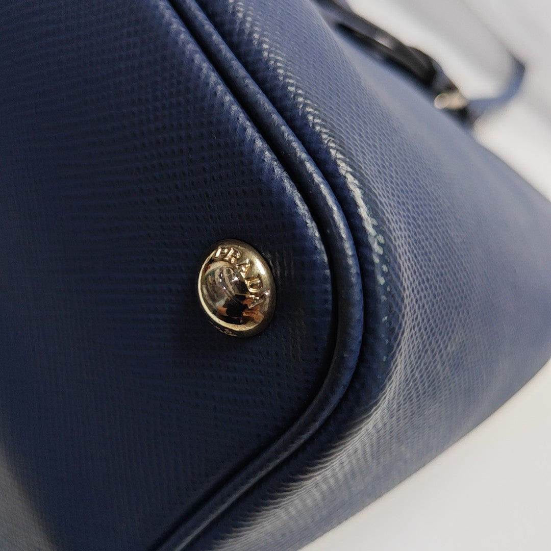 Authenticated pre-owned  Double Saffiano Calfskin Blue - Tote Bag at Looply