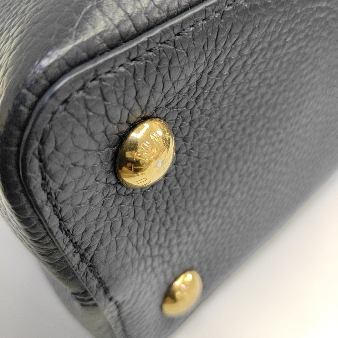 CAPUCINES MM Calfskin Blue