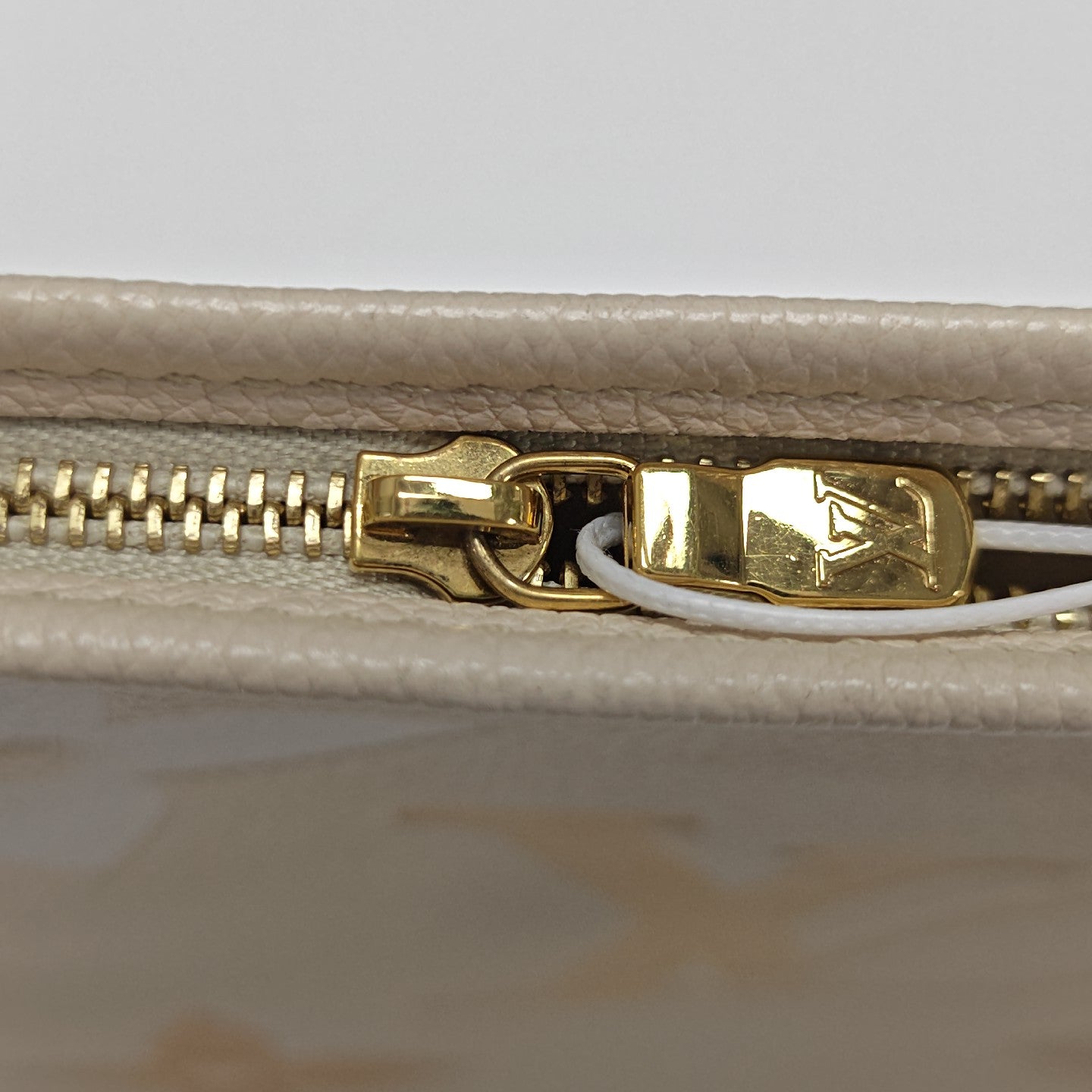 TOILET POCKET 26 Calfskin Beige