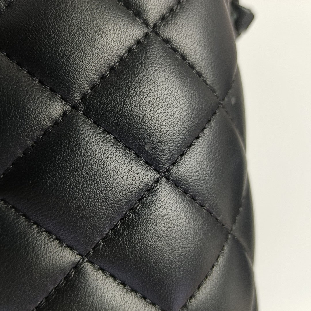 CLASSIC FLAP Mini Quilted Lambskin Black