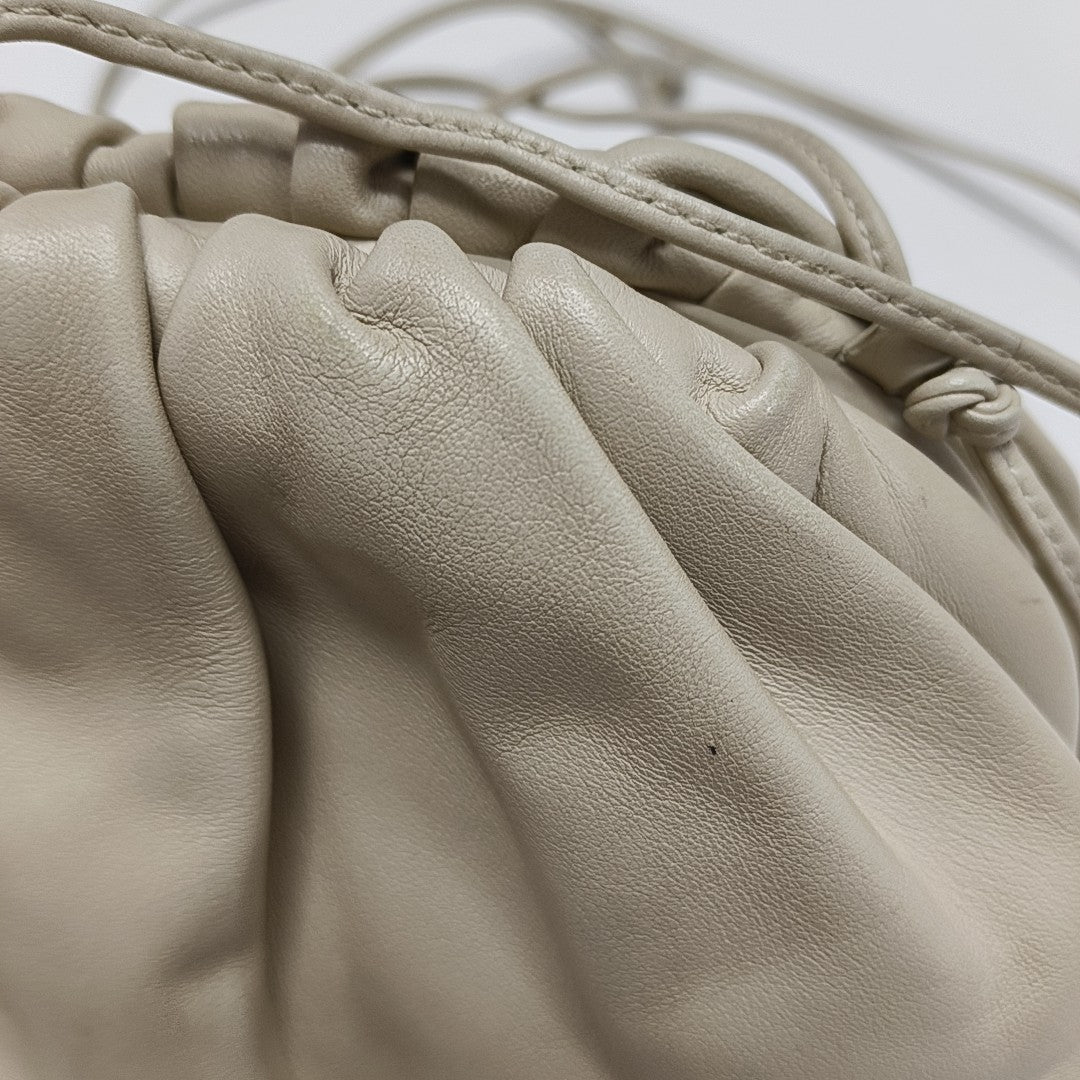 The Pouch Mini Calfskin Beige