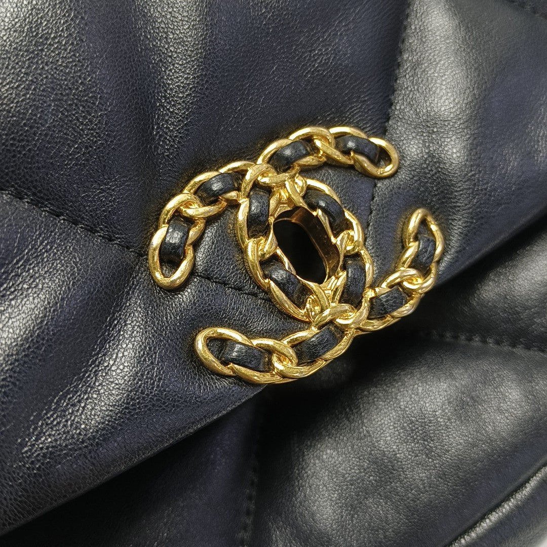 CHANEL 19 Small Quilted Lambskin Black