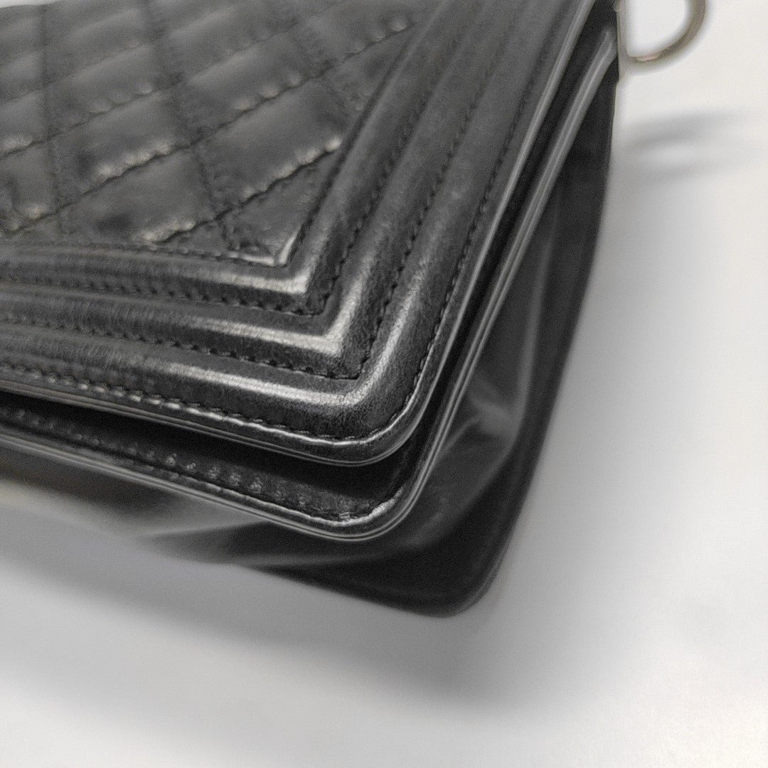 BOY CHANEL Medium Quilted Calfskin Black