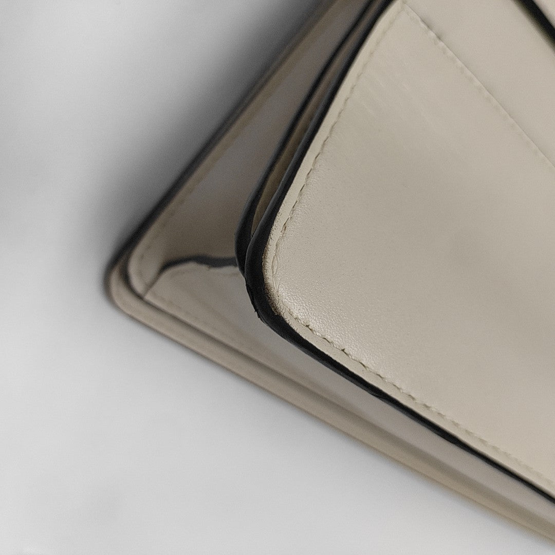 Queen Margaret Small Calfskin White