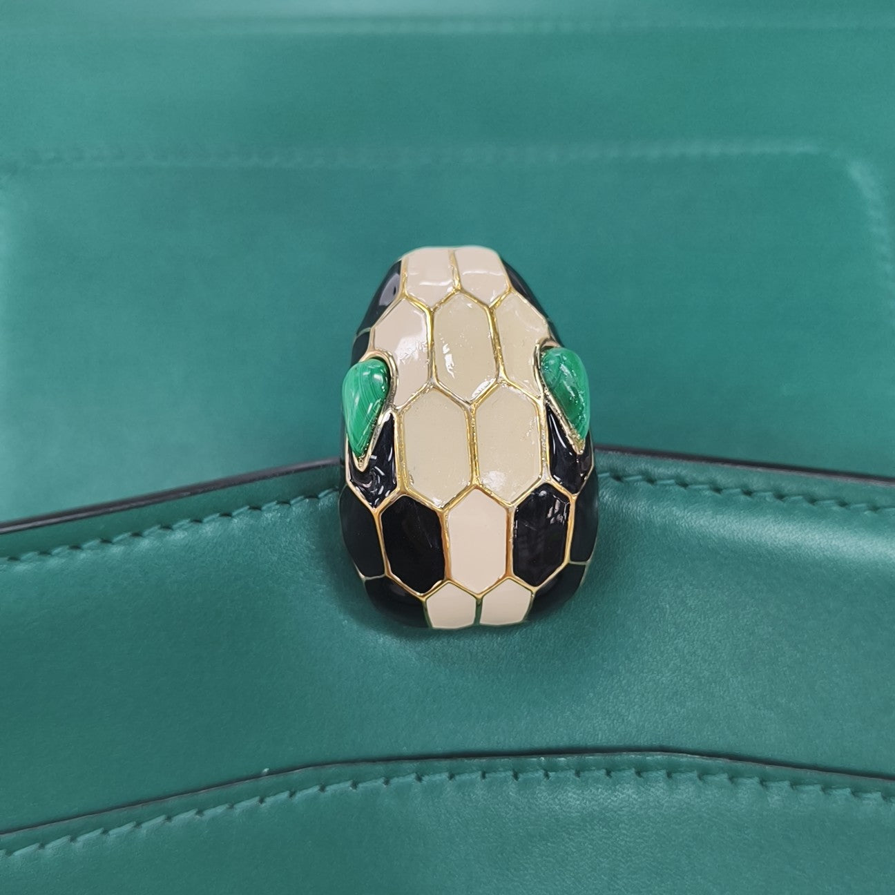 SERPENTI FOREVER Medium Calfskin Green
