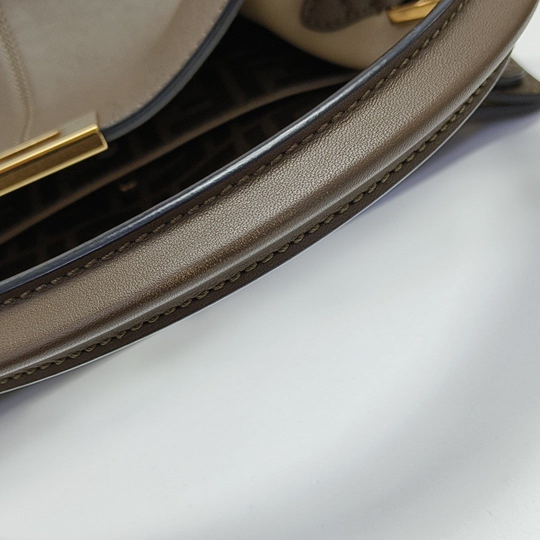 Peekaboo Medium Calfskin Brown
