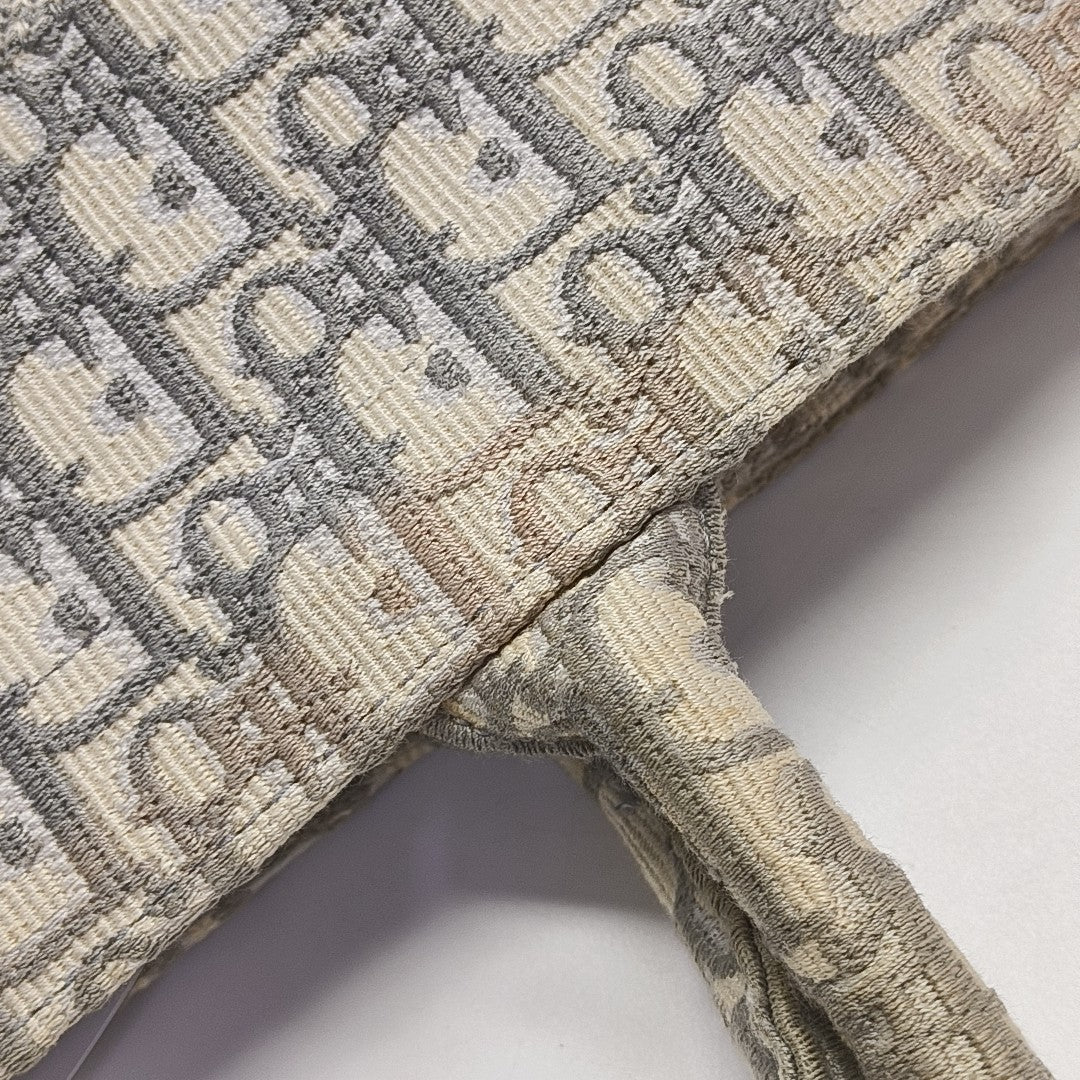 Book Tote Medium Oblique Canvas White