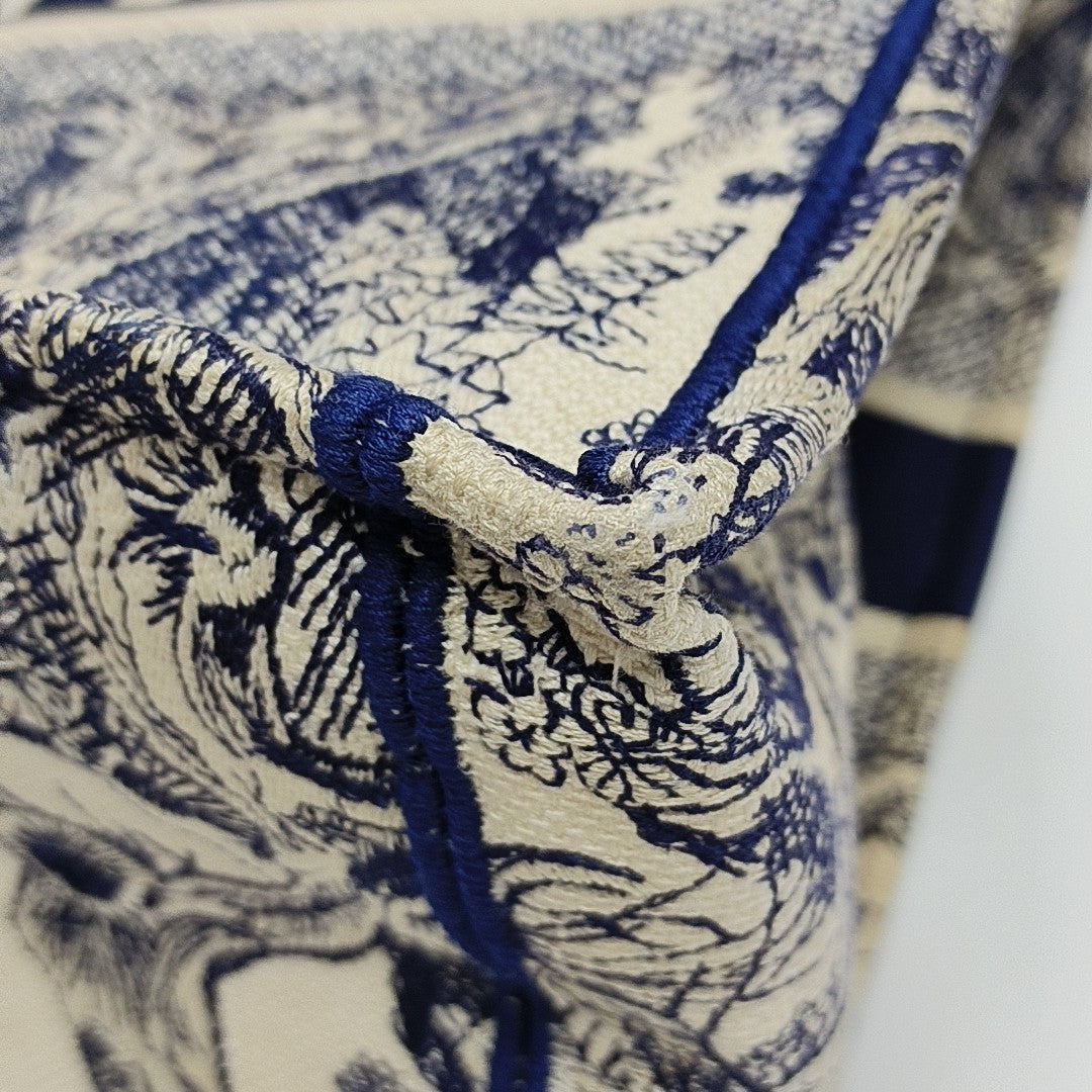 Book Tote Medium Canvas Blue