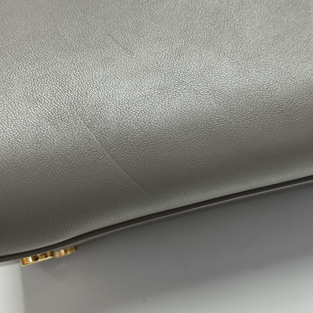 SAC DE JOUR Small Calfskin Gray