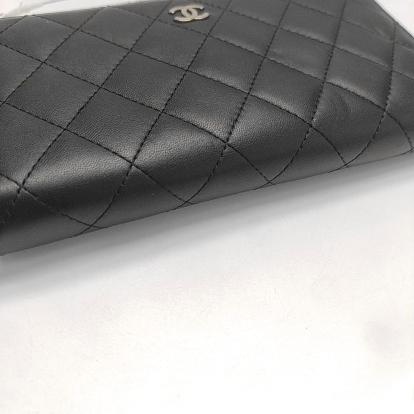 CLASSIC FLAP Mini Quilted Lambskin Black Wallet