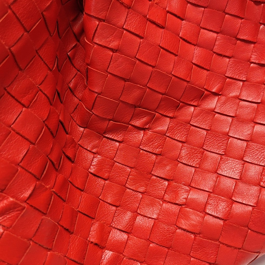 The Pouch Large Lambskin Red