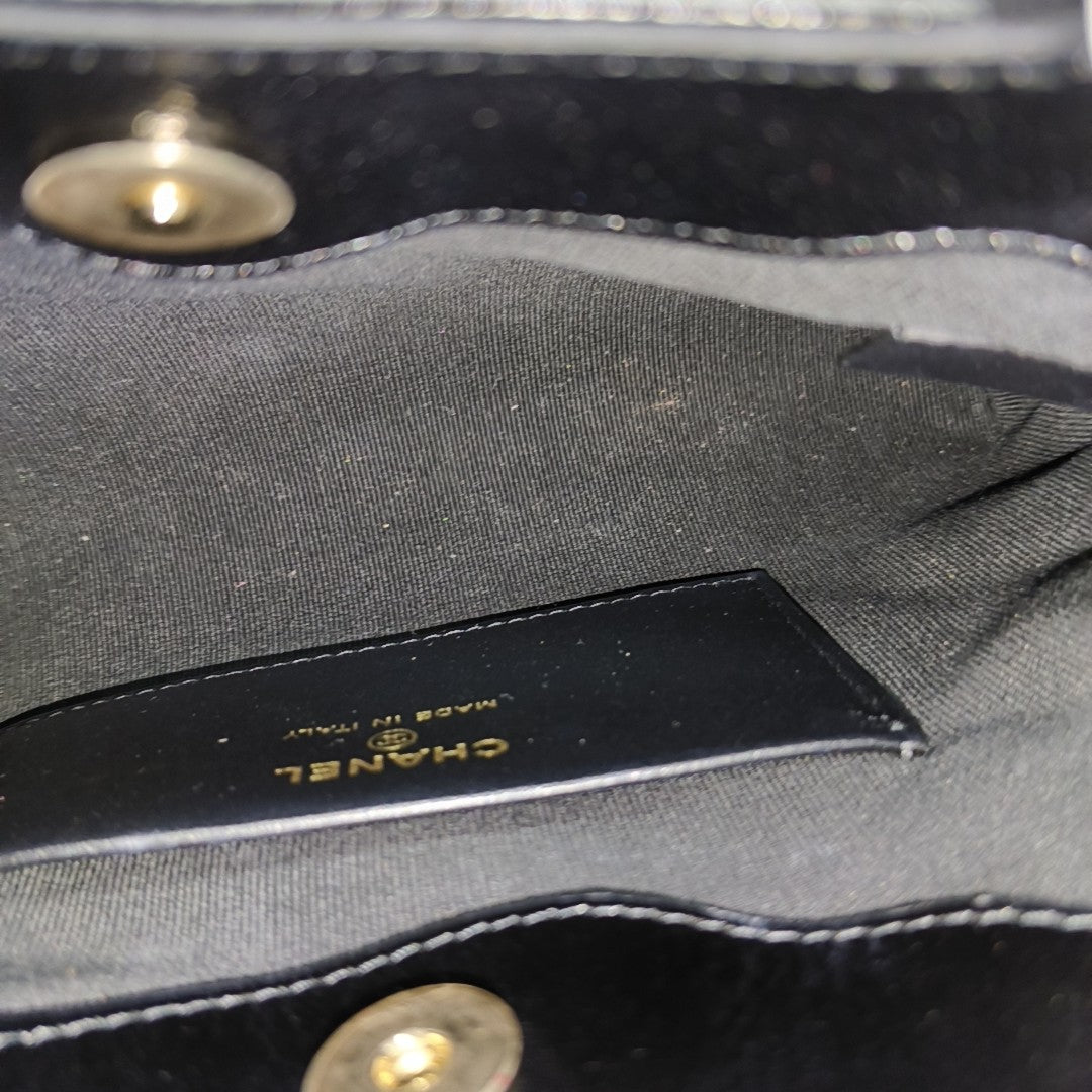 CHANEL 31 Quilted Waxed Cafskin Black