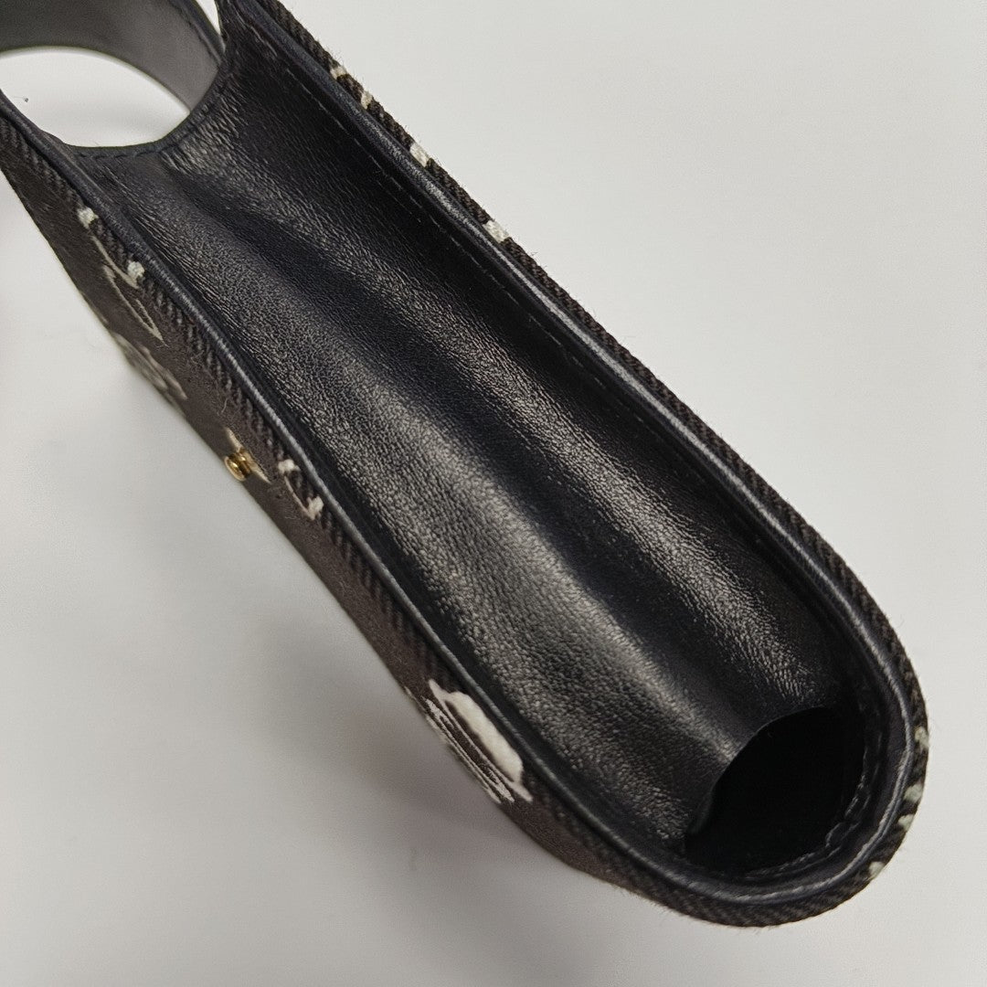 Canvas Black