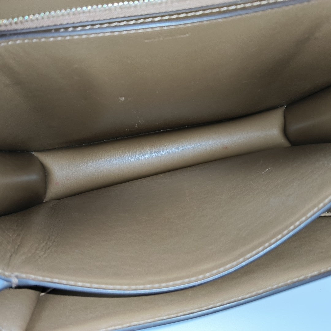 CLASSIC BOX Medium Calfskin Brown