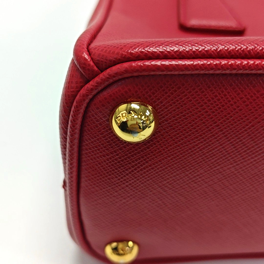 Galleria Super Mini en piel de becerro Saffiano roja