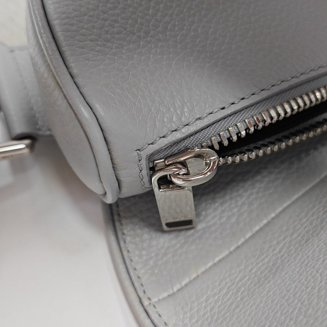 Authenticated pre-owned  Saddle Medium Calfskin Grey - Crossbody Bag at Looply