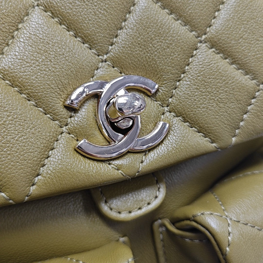 DUMA Small Quilted Calfskin Green
