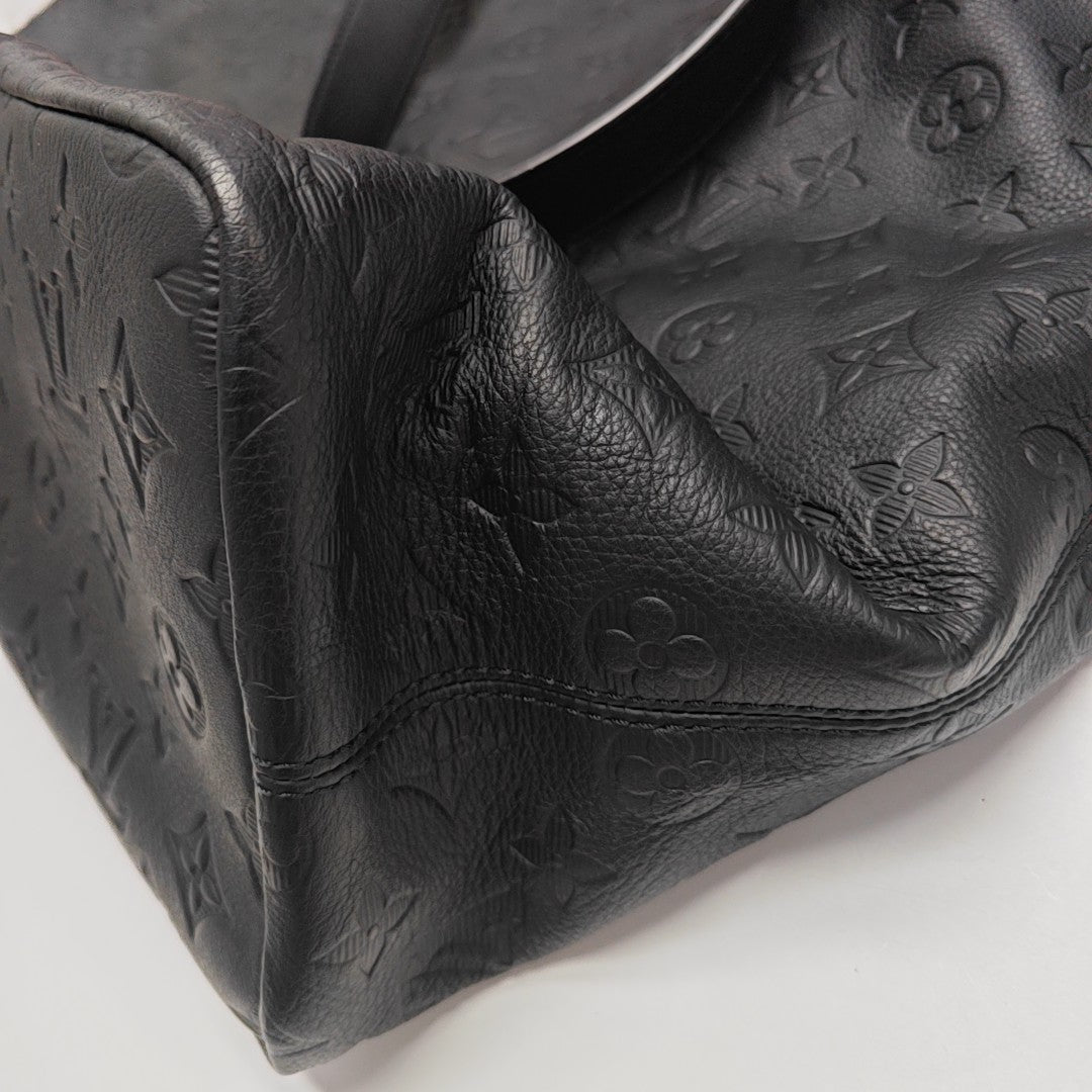 CABAS LIGHT Monogram Calfskin Black