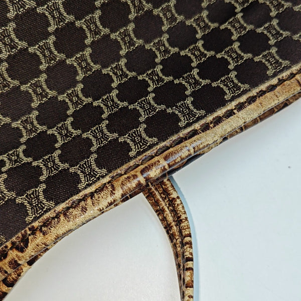 Canvas Brown