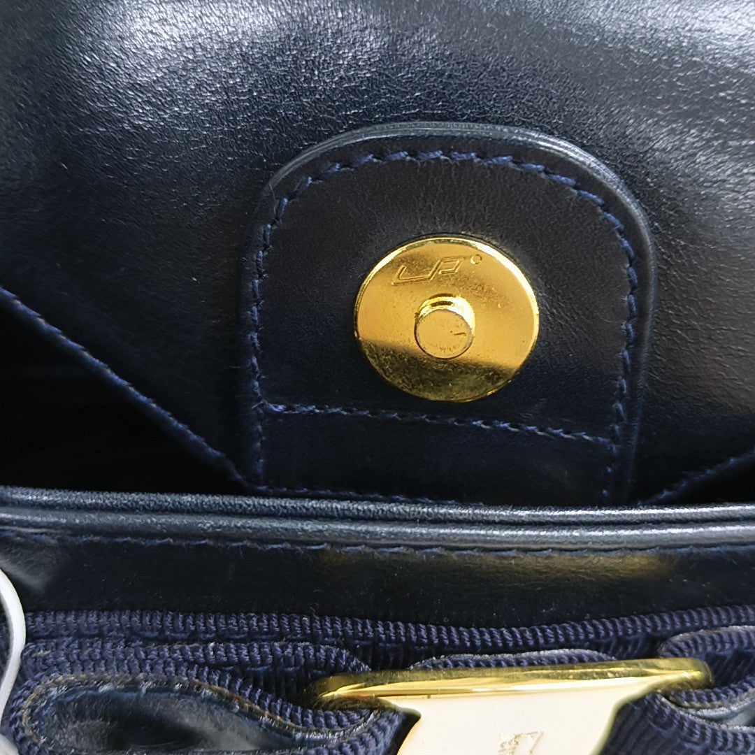 Vara Small Calfskin Black