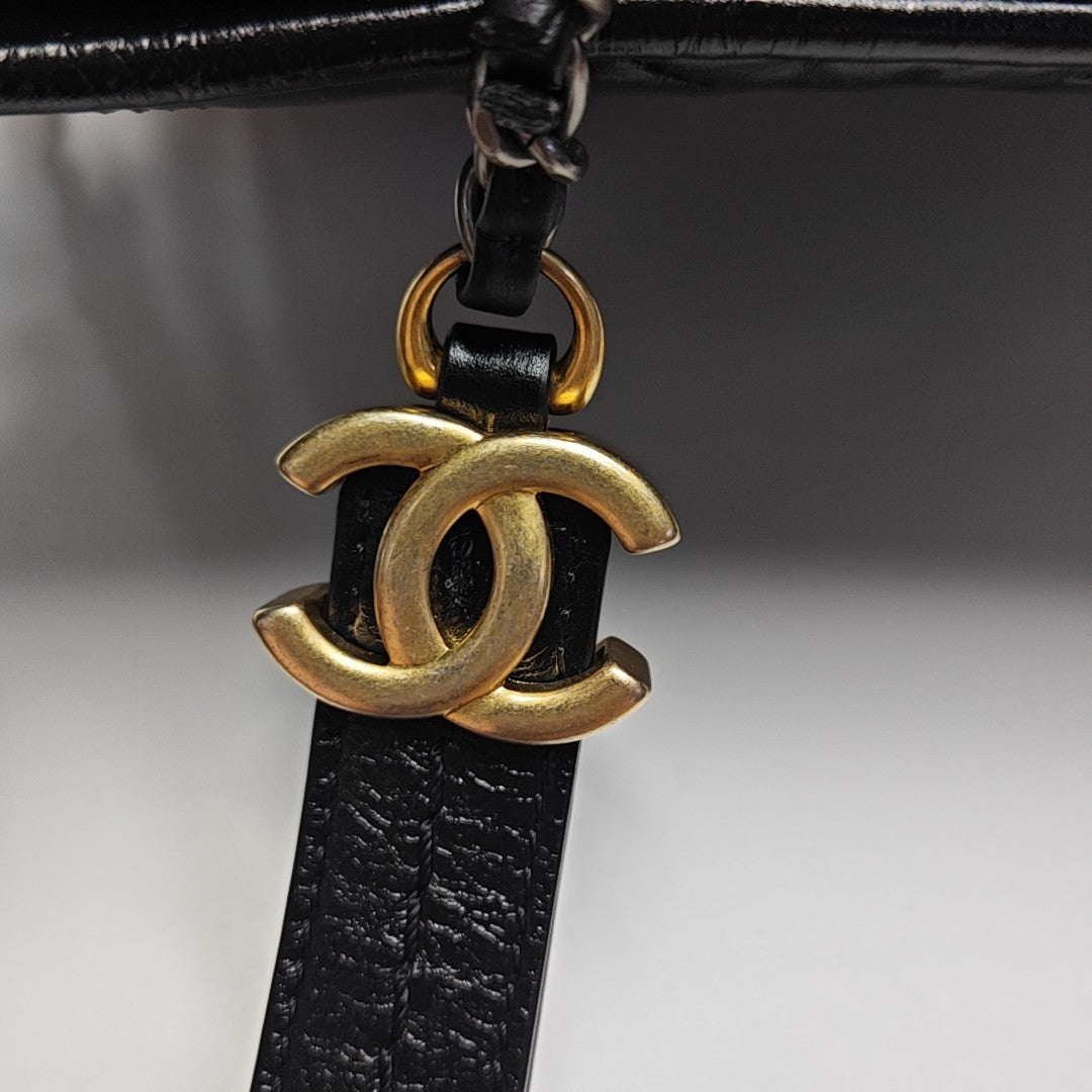 GABRIELLE Small Quilted Calfskin Black