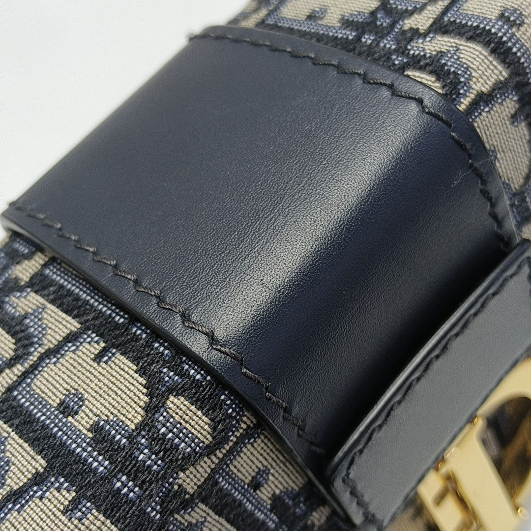 30 Montaigne Mini Oblique Canvas Blue