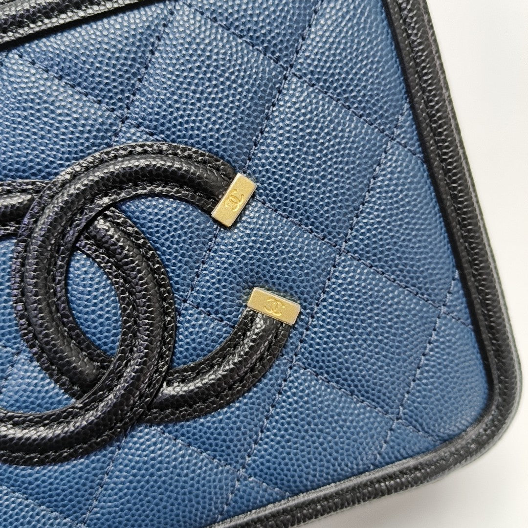 FILIGREE Small Quilted Grained Calfskin Blue