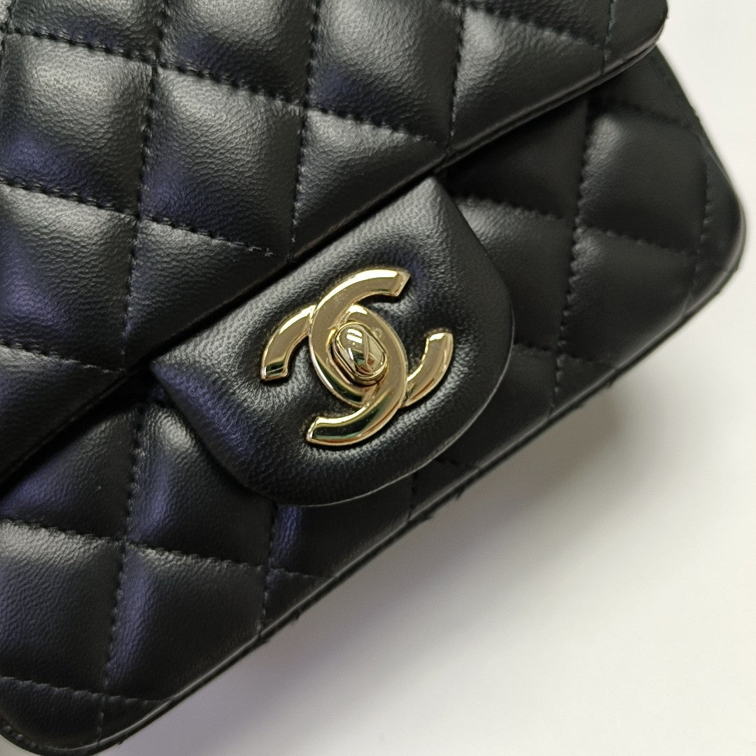 CLASSIC FLAP Mini Quilted Lambskin Black