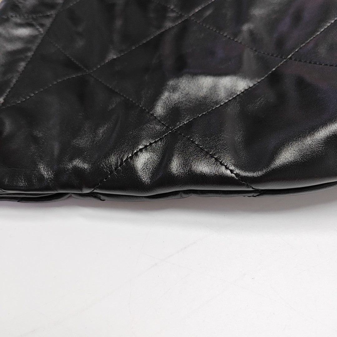 CHANEL 22 Small Quilted Calfskin Black