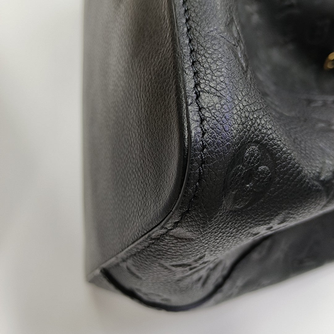NÉONOÉ MM Calfskin Black