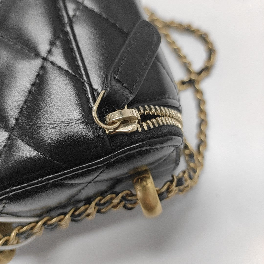 VANITY CASE Mini Quilted Calfskin Black