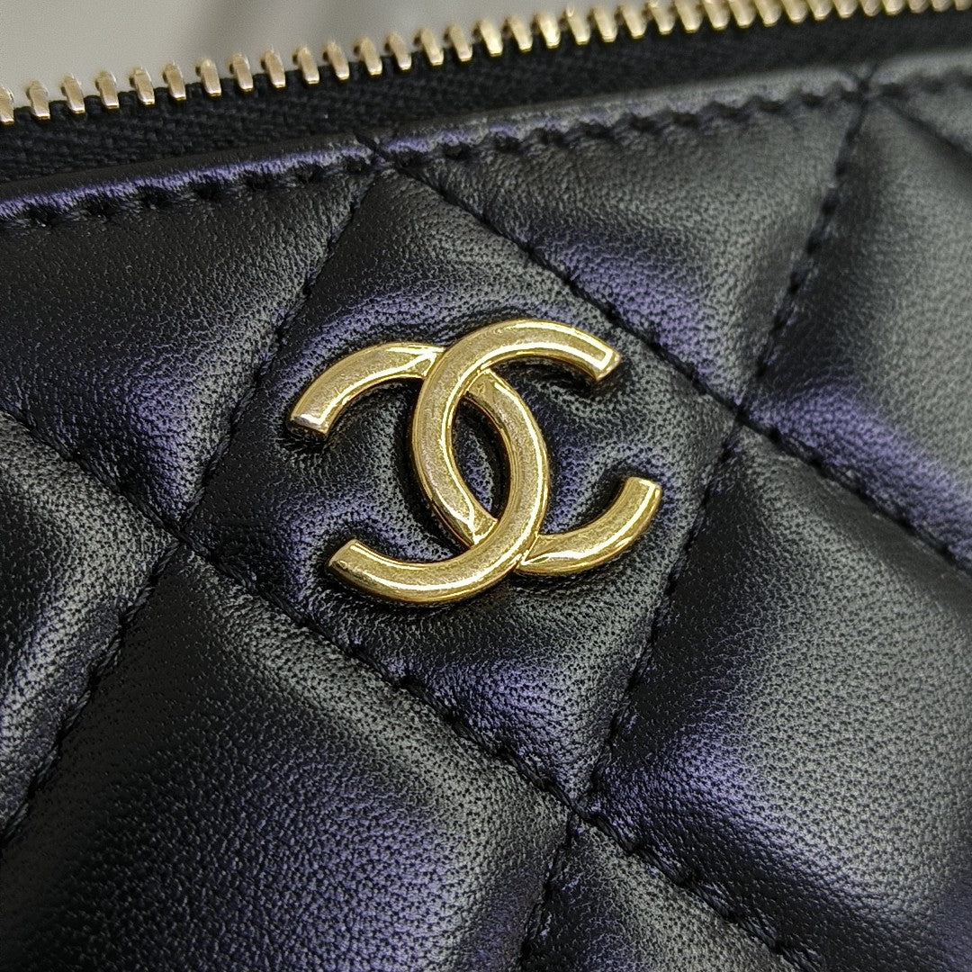 VANITY CASE Small Quilted Lambskin Black