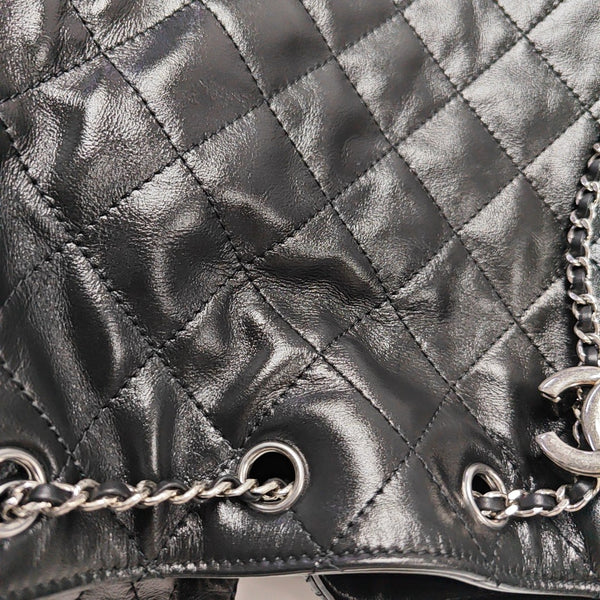 CHANEL 25 Medium Quilted Calfskin Black