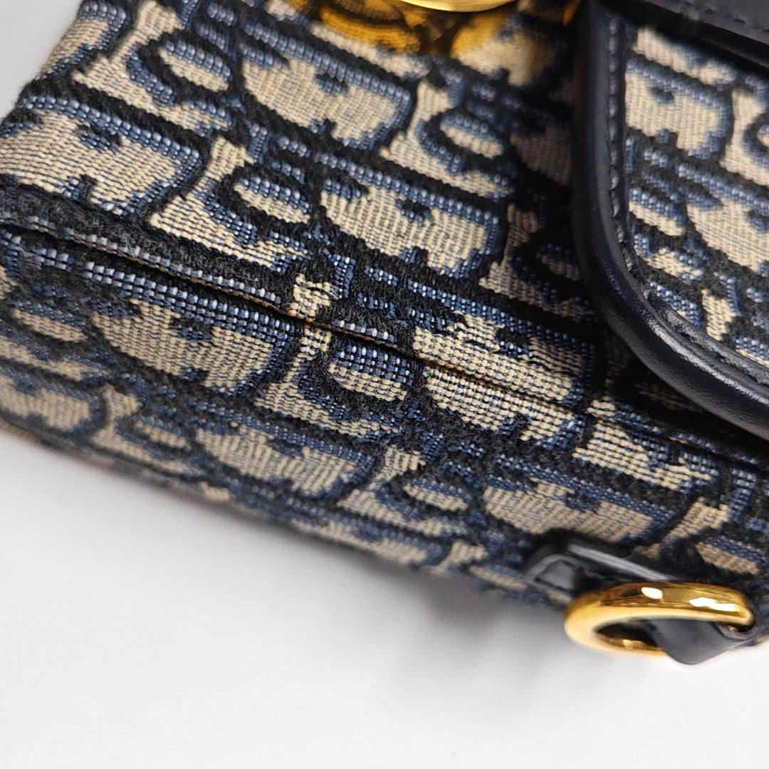 Authenticated pre-owned  30 Montaigne Oblique Canvas Blue - Shoulder Bag at Looply